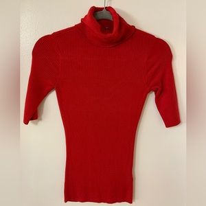 Sexy tight-fitting half-sleeve Guess sweater turtleneck top.